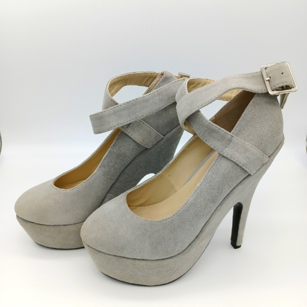 Yves St. Laurent Light Gray Suede Platform Pump *Like New* size EU 37
